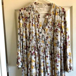 Pretty, cozy, long sleeved dress.